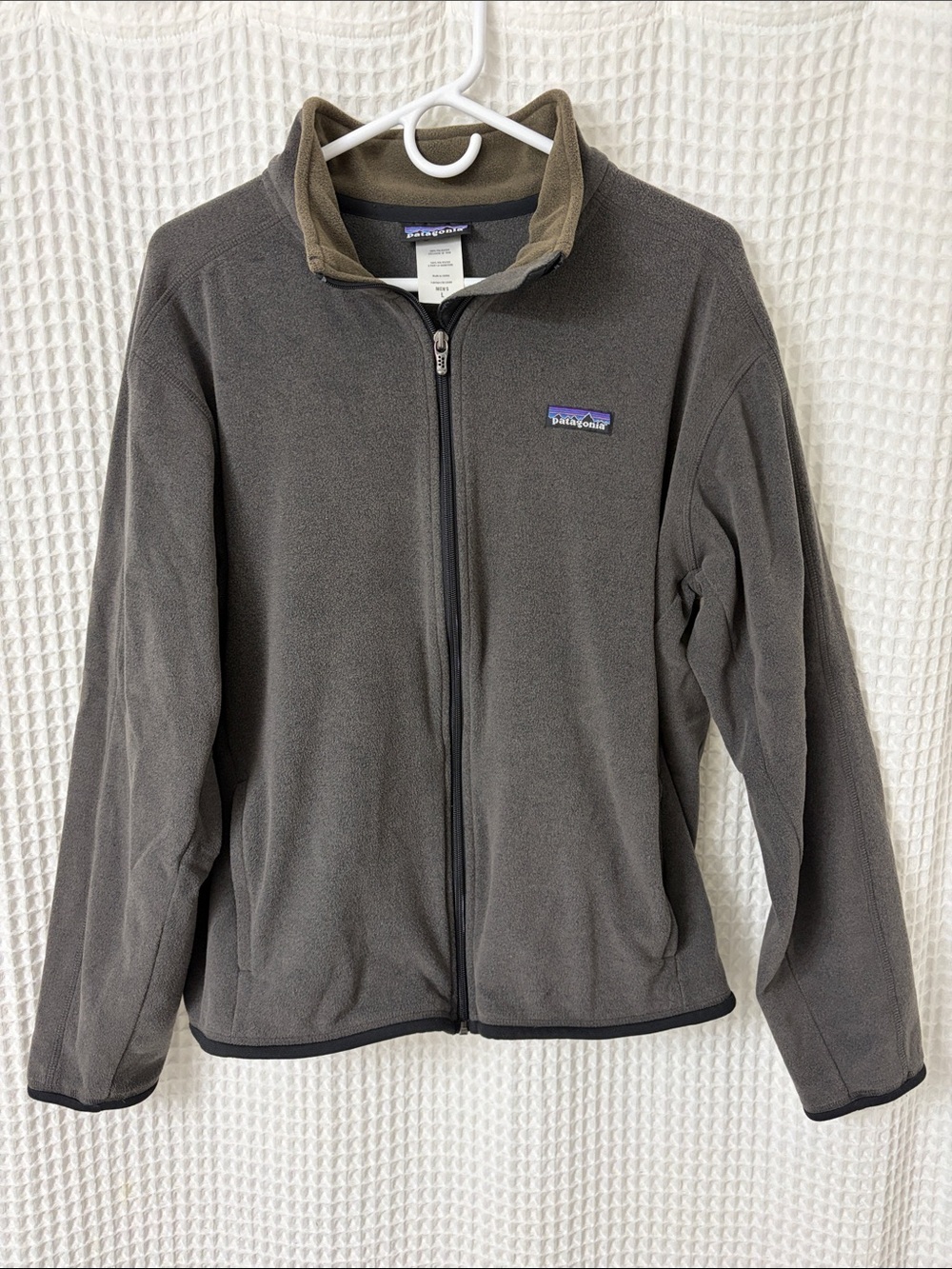 Patagonia Araveto Men’s full zip fleece pockets gray brown colorway large